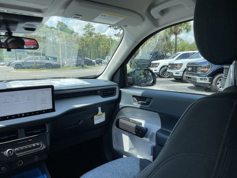 New 2025 Ford Maverick XLT w/ XLT Luxury Package image 39