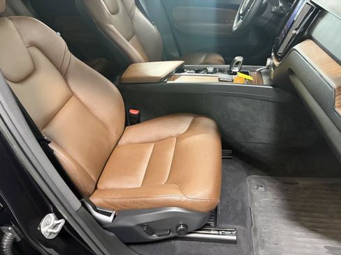 Used 2023 Volvo XC60 B5 Plus w/ Climate Package AWD/4WD image 15