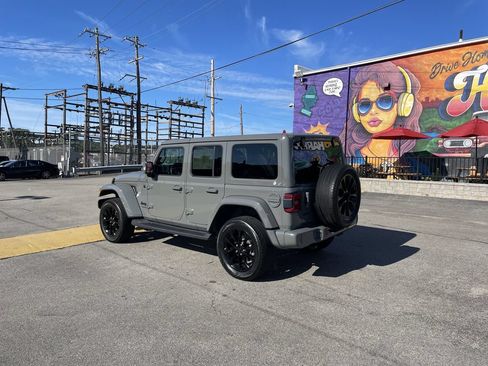 Used 2022 Jeep Wrangler Unlimited Sahara AWD/4WD image 3