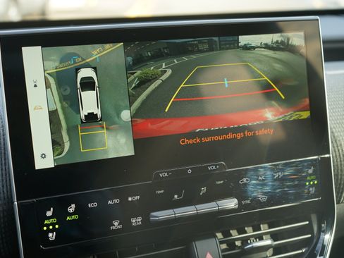 Used 2024 Subaru Solterra Touring image 26