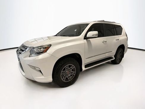 Used 2017 Lexus GX 460 Luxury AWD/4WD image 3