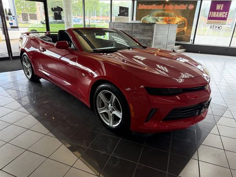 Used 2016 Chevrolet Camaro LT RWD image 4