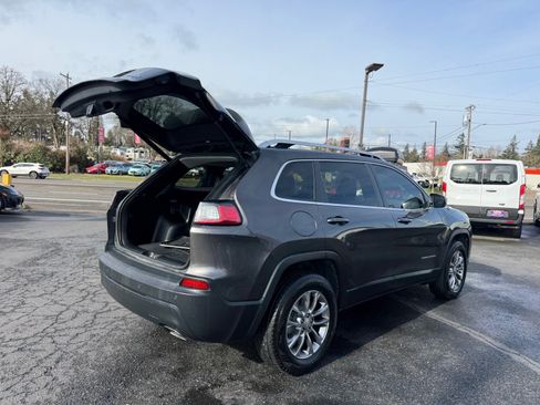 Used 2019 Jeep Cherokee Latitude Plus w/ Comfort/Convenience Group AWD/4WD image 10
