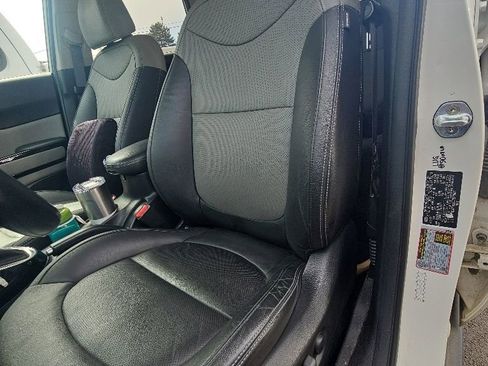 Used 2018 Kia Soul + w/ + Primo LIT Package FWD image 12