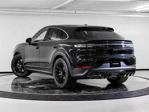 New 2026 Porsche Cayenne Turbo image 3