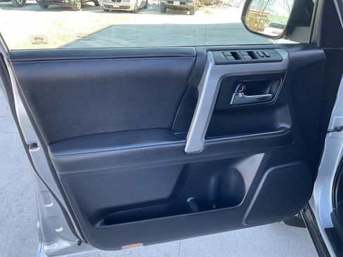 Used 2014 Toyota 4Runner SR5 image 26