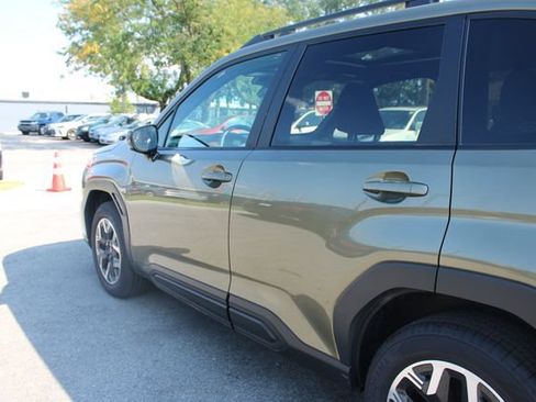 Used 2026 Subaru Forester Premium AWD/4WD image 42