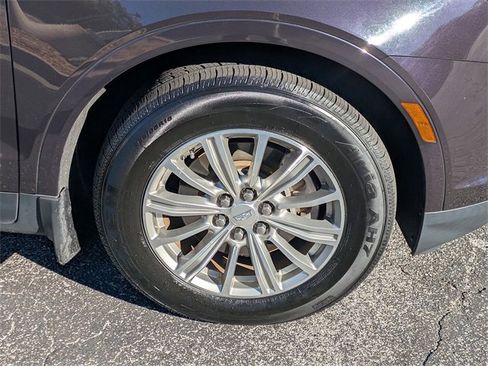 Used 2018 Cadillac XT5 Luxury image 9