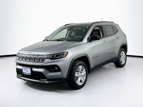 Used 2022 Jeep Compass Latitude AWD/4WD image 1