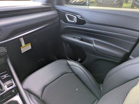 New 2026 Jeep Compass Latitude w/ Sun and Sound Group image 15