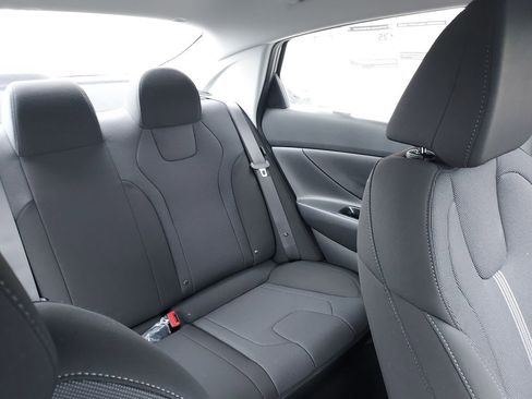 New 2026 Hyundai Elantra SE FWD image 14