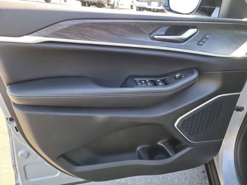 New 2026 Jeep Grand Cherokee Limited image 14