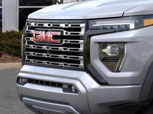 New 2026 GMC Canyon Denali image 13