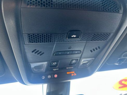 Used 2022 Cadillac XT6 Premium Luxury image 30