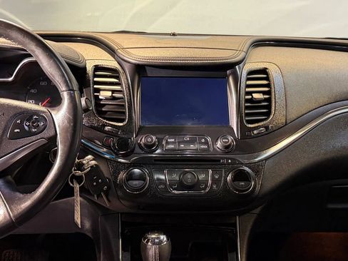 Used 2014 Chevrolet Impala LT FWD image 22