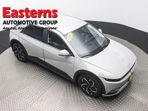 Used 2023 Hyundai Ioniq 5 SE image 3