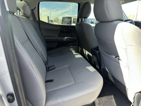 Used 2017 Toyota Tacoma SR5 w/ Tow Package image 8