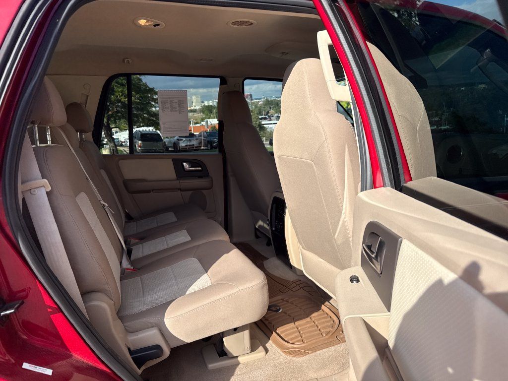 Used 2004 Ford Expedition XLT AWD/4WD image 23
