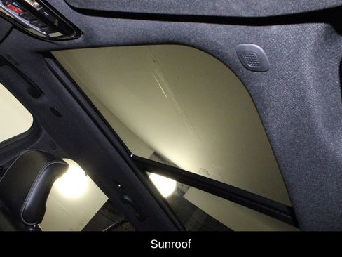 Used 2022 Jeep Grand Cherokee Overland w/ Adv Protech Group III image 10