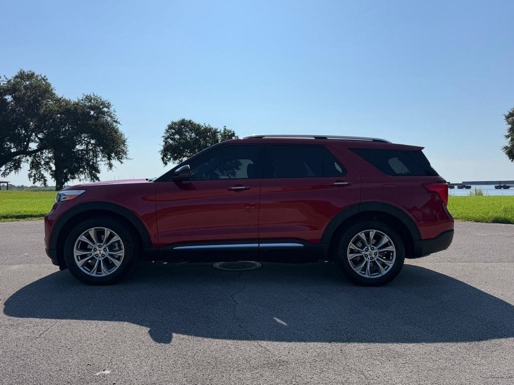 Used 2021 Ford Explorer Limited w/ Equipment Group 301A RWD image 3