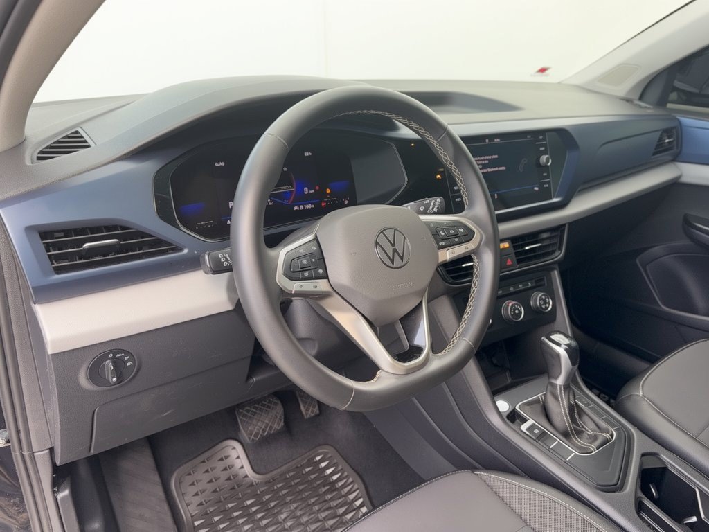 Used 2022 Volkswagen Taos SE FWD image 4