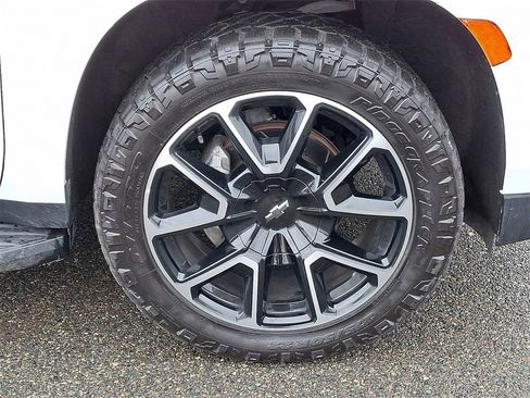 Used 2021 Chevrolet Tahoe RST w/ Luxury Package image 9