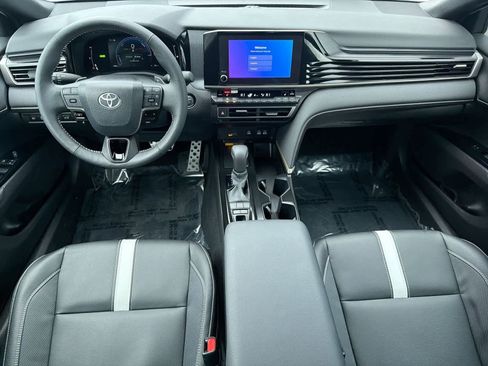 Used 2026 Toyota Camry XLE w/ Convenience Package image 16