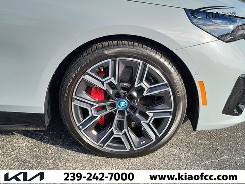 Used 2025 BMW i5 xDrive40 w/ M Sport Package AWD/4WD image 7