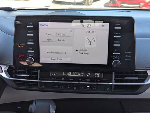 Used 2024 Toyota Sienna XLE image 21