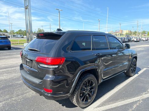 Used 2019 Jeep Grand Cherokee Altitude RWD image 5
