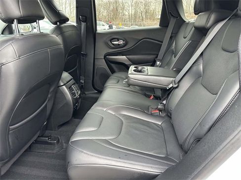 Certified 2019 Jeep Cherokee Limited image 17