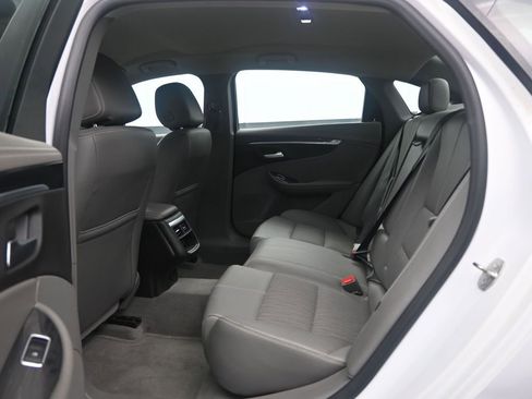 Used 2016 Chevrolet Impala LT image 24