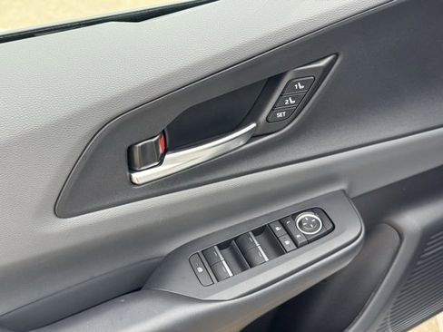 Used 2025 Toyota Prius LE image 12