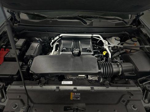 Used 2025 Chevrolet Colorado ZR2 w/ Technology Package AWD/4WD image 33