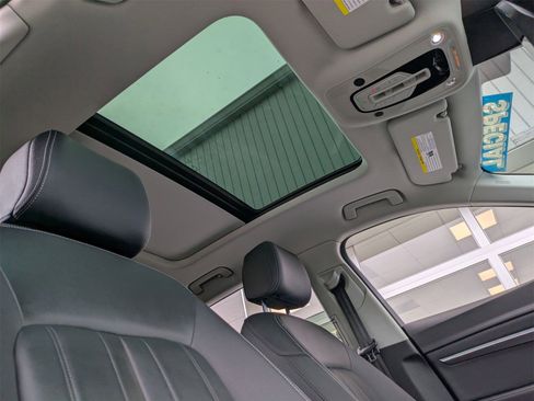 Used 2024 Audi Q8 e-tron Premium image 22