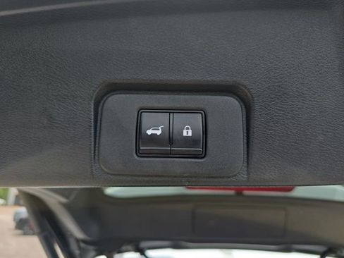 Used 2024 Nissan Rogue Platinum w/ Platinum Premium Package FWD image 18