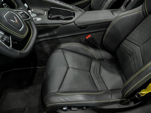 Used 2023 Chevrolet Corvette Stingray Premium Conv w/ Battery Protection Package RWD image 16