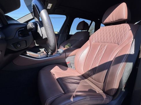 Used 2022 BMW X5 M50i w/ Executive Package image 13