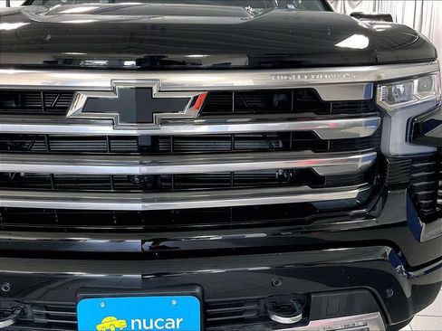 Used 2025 Chevrolet Silverado 1500 High Country w/ Technology Package AWD/4WD image 33