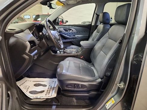 Used 2020 Chevrolet Traverse LT w/ LT Premium Package AWD/4WD image 11