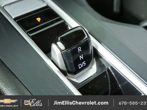 Used 2024 Volkswagen Atlas SE FWD image 16