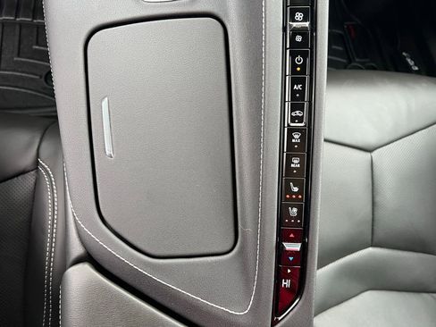 Used 2024 Chevrolet Corvette Stingray Preferred Cpe w/ Battery Protection Package image 31