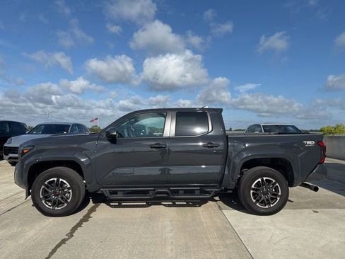 Used 2025 Toyota Tacoma TRD Sport w/ TRD Sport Premium Package AWD/4WD image 6