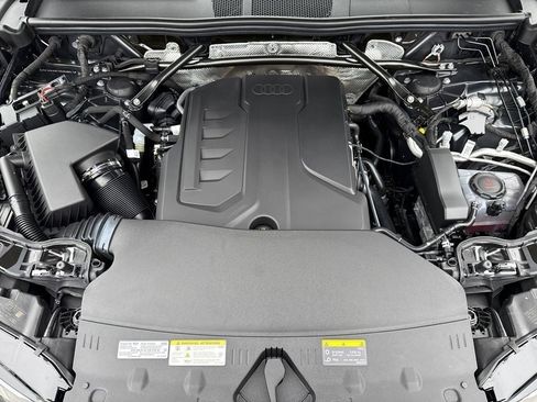 Certified 2025 Audi Q5 Premium Plus w/ Premium Plus image 9