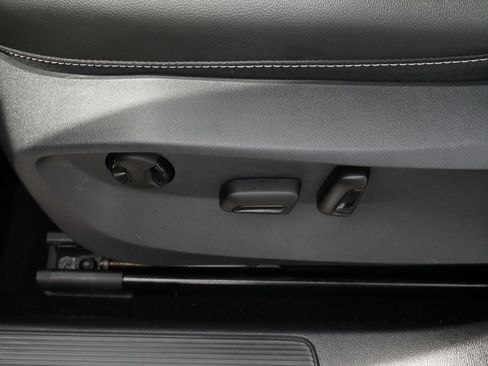 Certified 2023 Volkswagen Taos SEL AWD/4WD image 20