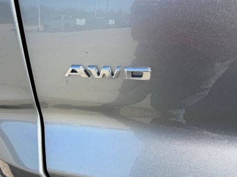 Certified 2025 Cadillac XT4 Premium Luxury w/ Cold Weather Package image 16