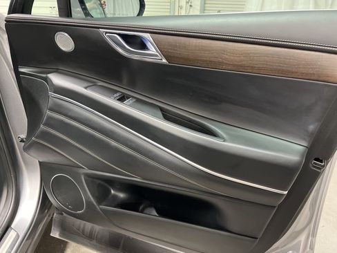 Used 2024 Genesis GV80 2.5T image 9