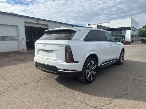 Used 2025 Cadillac Escalade IQ Luxury 1 w/ Smart Trailering package AWD/4WD image 3