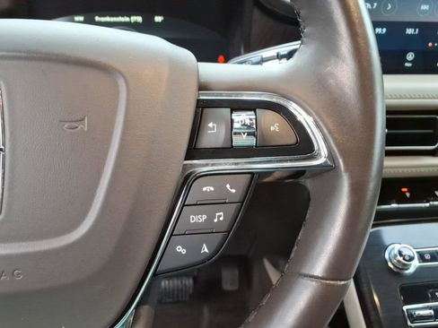 Certified 2023 Lincoln Nautilus Reserve image 19