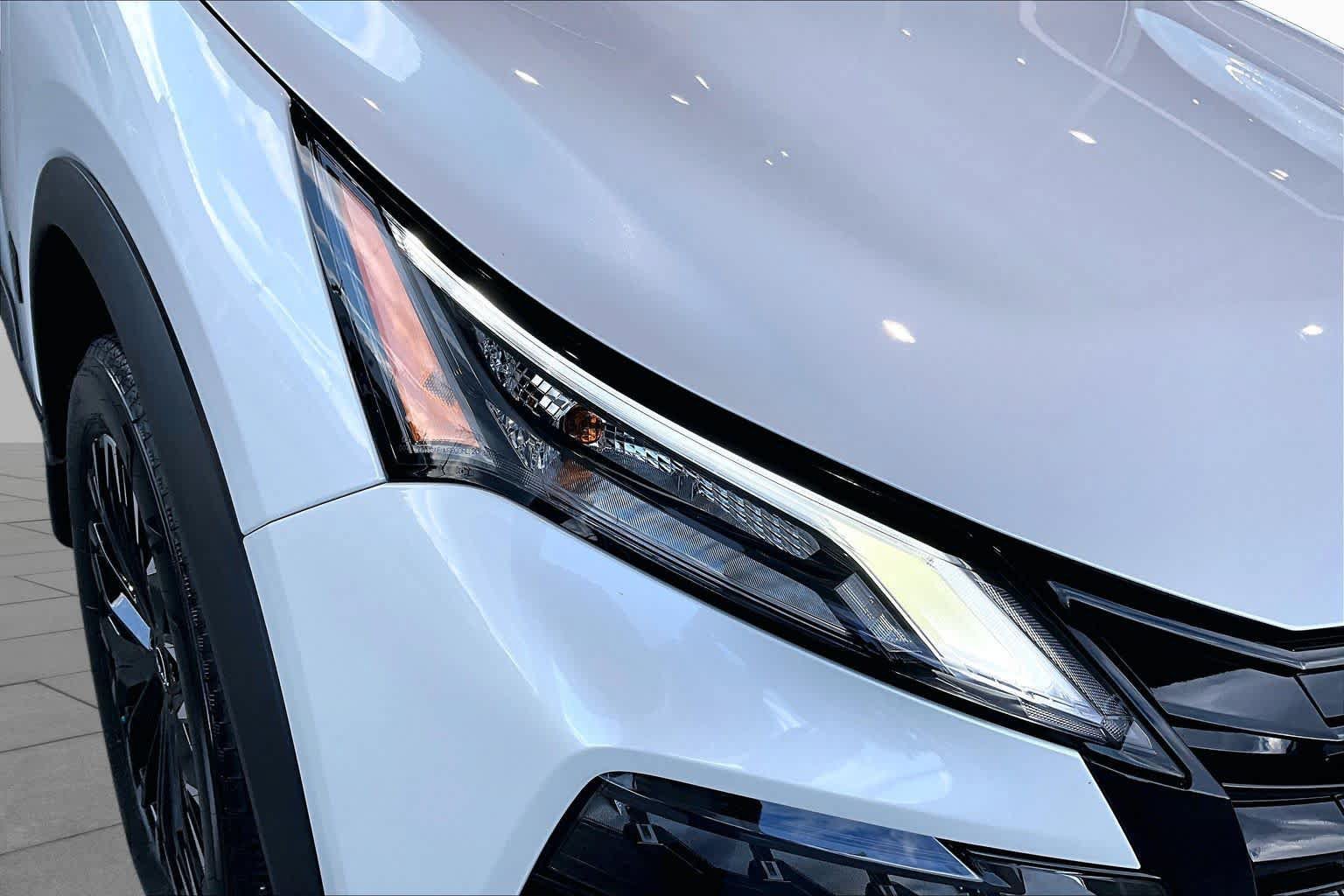 Used 2026 Nissan Rogue Dark Armor FWD image 26